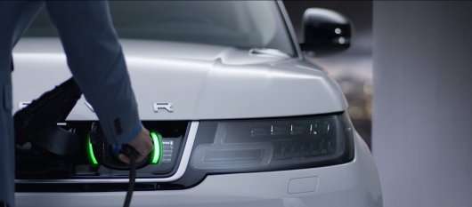 Не новий, але оновлений Range Rover Sport отримав гібридну версію