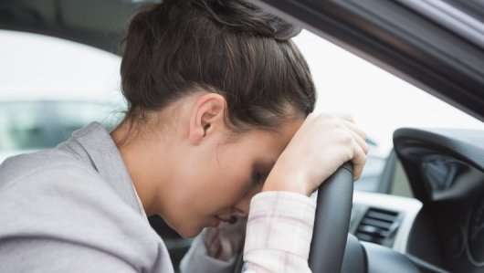 Водіння автомобіля в сонному стані настільки ж небезпечно, як і у пяному вигляді