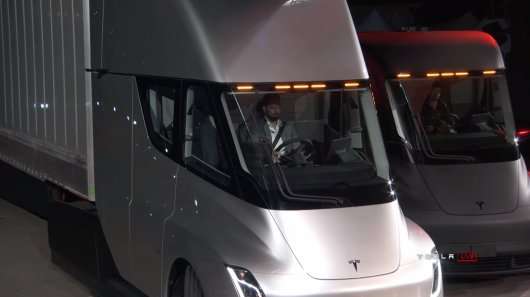Тесла показала електричний вантажівка