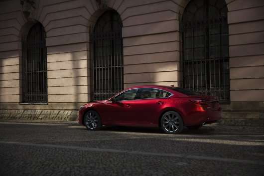 Показана рестайлінгова версія Mazda6: Офіційно