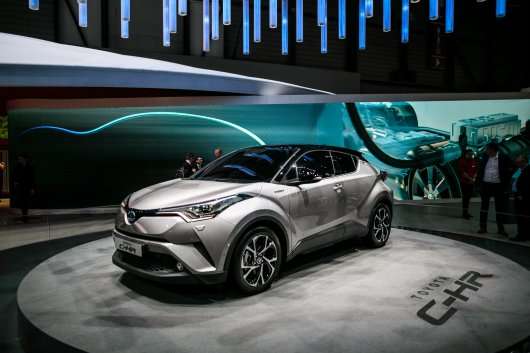 Топ-7 фактів про кросовер Toyota C-HR, який вийде на російський ринок