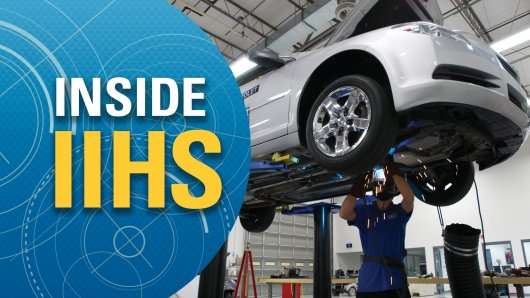Як NHTSA і IIHS проводять краш-тести нових автомобілів і позашляховиків