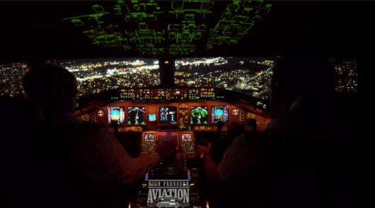 Ось як відбувається посадка Боїнга 777 в самому жвавому аеропорту Нью-Йорка