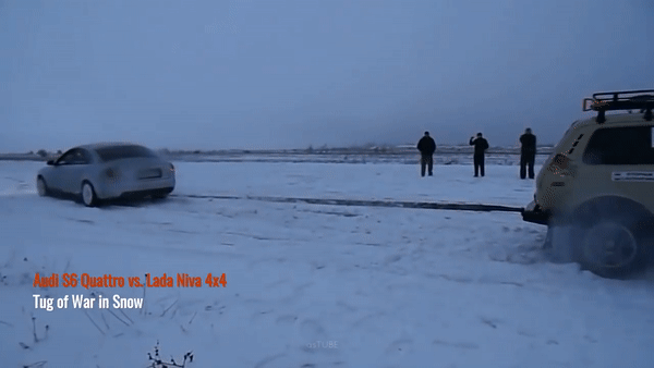 Audi S6 проти Лада Нива 4x4 | Хто переможе у перетягуванні канату?