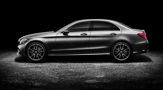 Mercedes показав оновлений 2019 C-Class, він став технологічніше