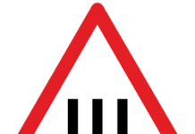 Що означає знак Ш у трикутнику на автомобілі