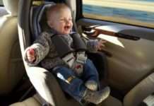 Як правильно пристебнути дитину в дитячому автокріслі: Чотири важливі правила