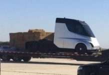 Перше фото вантажівки Tesla