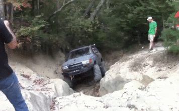 Відео: Як власник вбив невмирущий Тойота Ленд Крузер 80