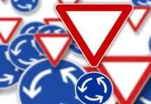 Увага: Сьогодні вступили нові правила проїзду кругового руху