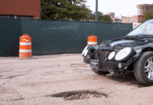 Можуть ями на дорозі привести до спрацьовування подушки безпеки