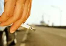 У Росії заборонили викидати недопалки і сірники з вікон автомобілів