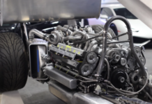 Ось божевільний V12 двигун створений з двох моторів Toyota 1JZ