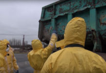 Ось як знезаражують радіоактивний вантажівка в Чорнобилі