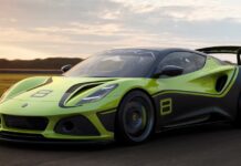 Купе lotus emira підготували для гонок