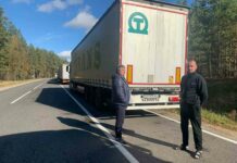 Чотири доби в черзі і ніяких зручностей: далекобійники просять встановити біо-туалети і зробити платну стоянку на білоруській стороні