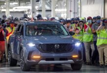 Зібрана перша партія кросоверів mazda cx-50