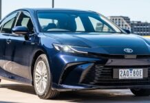 Седан Toyota Camry Ascent 2026: Надежный рабочий плуг с доступной ценой
