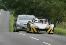 Несподівані претенденти: коли звичайні автомобілі кидають виклик суперкарам