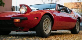 La DeTomaso Pantera de 1971 : un héritage de puissance et de style