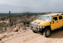 2003 Hummer H2: поєднання військової потужності та цивільного комфорту