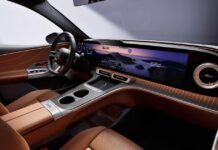 Дизайнер iPhone виступає за фізичне керування в автомобілях