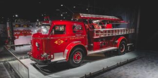 Coleção histórica de caminhões de bombeiros vai a leilão