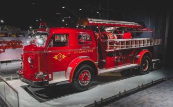 Історична колекція пожежних машин йде з аукціону