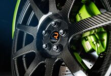 Carbon Revolution Входить до Управління через Зміну Ринку Електромобілів