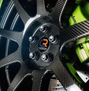 Carbon Revolution Входить до Управління через Зміну Ринку Електромобілів