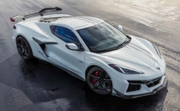 Ручна коробка передач для C8 Corvette: Chevrolet підтверджує свою позицію