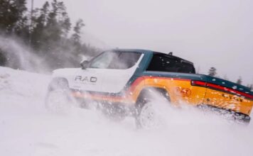 Rivian Створює спеціалізовану команду для розширення меж продуктивності транспортних засобів