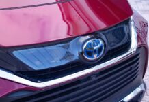 Недооцінений гібрид Toyota Venza: чому йому варто дати другий шанс