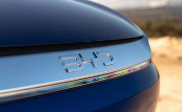 BYD Відзначає Перше Річне Зниження Прибутки на Фоні Загострення Конкуренції у Сфері Електромобілів