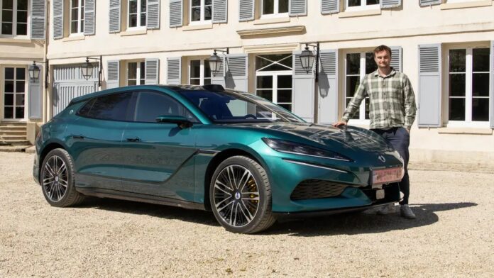 573e59ed-3b5e-464f-87d6-a7c7e40be18c