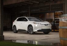 Практичность против производительности: как Subaru Solterra бросает вызов Tesla Model Y