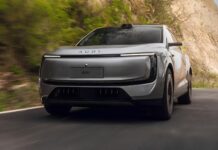 Audi E7X wyznacza nowy standard osiągów elektrycznych SUV-ów na torze