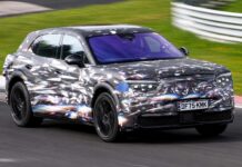 Pruebas espías del primer SUV eléctrico de Bentley en Nürburgring