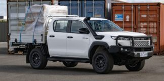 Toyota HiLux subit un raidissement de la colonne vertébrale. Ce n’est guère un combat direct.