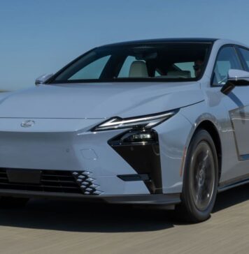 Lexus ES 25: Большой, скучный и дорогой
