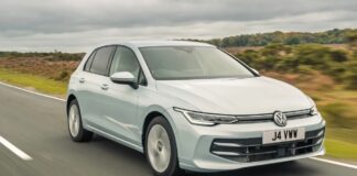 VW Golf: комплектація Match, малий пробіг, £214 на місяць