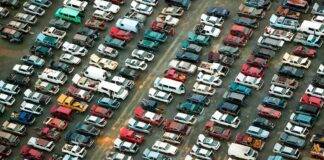 The Salvage Title Teeter-Totter: So kaufen Sie ein Auto mit Totalschaden, ohne Ihr Hemd zu verlieren