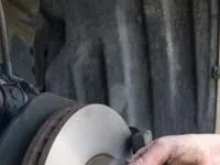 Чому опорні пластини барабанних гальм важливі для гальмівної потужності вашого автомобіля